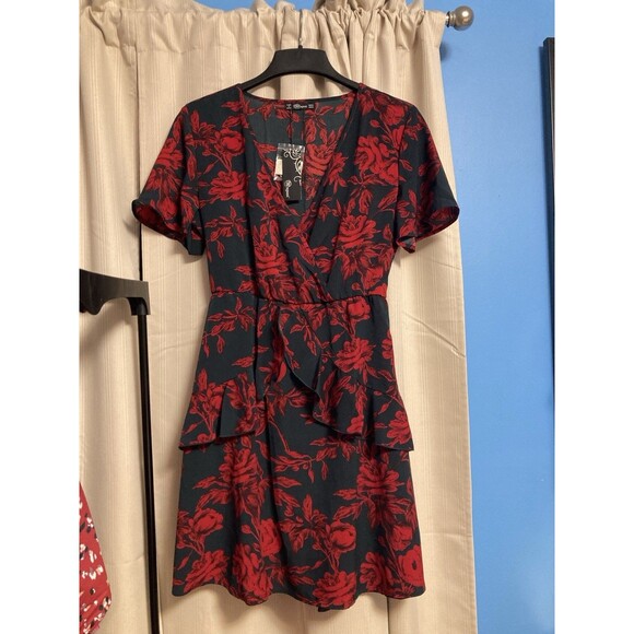 Huguest Dresses & Skirts - Huguest Mini Dress Womens Sz XL Blue Red Floral Ruffles short sleeve NEW